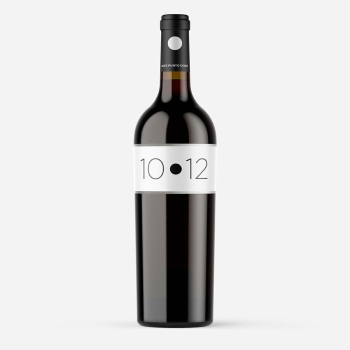 Vino tinto Diez punto Doce